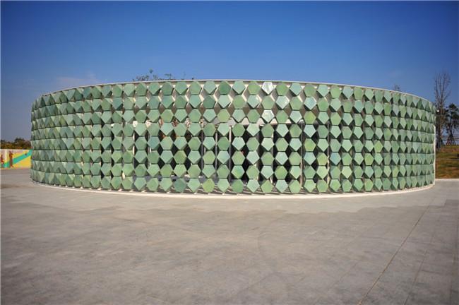 A parede da terracota de turquesa telha a resistência de fogo com formulário especial artístico